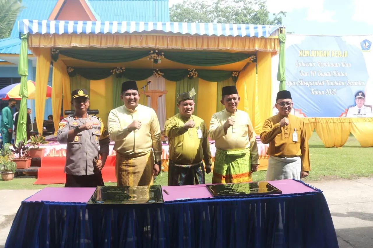 Tambelan Bergembira..! Dari Panggung Rakyat Hingga Rekor Panggang Ikan Terpanjang