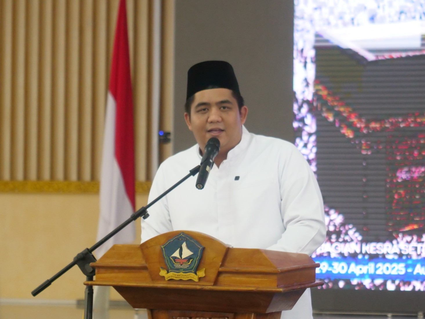 Lepas 73 Jemaah Calon Haji, Roby : Jaga Kesehatan dan Doakan Kami di Bintan