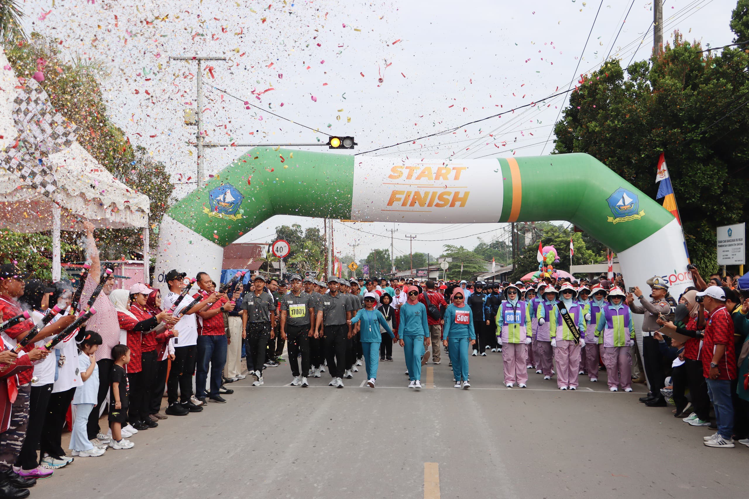 2.211 Peserta Dari 201 Tim Meriahkan Gerak Jalan Tri Lomba Juang di Bintan