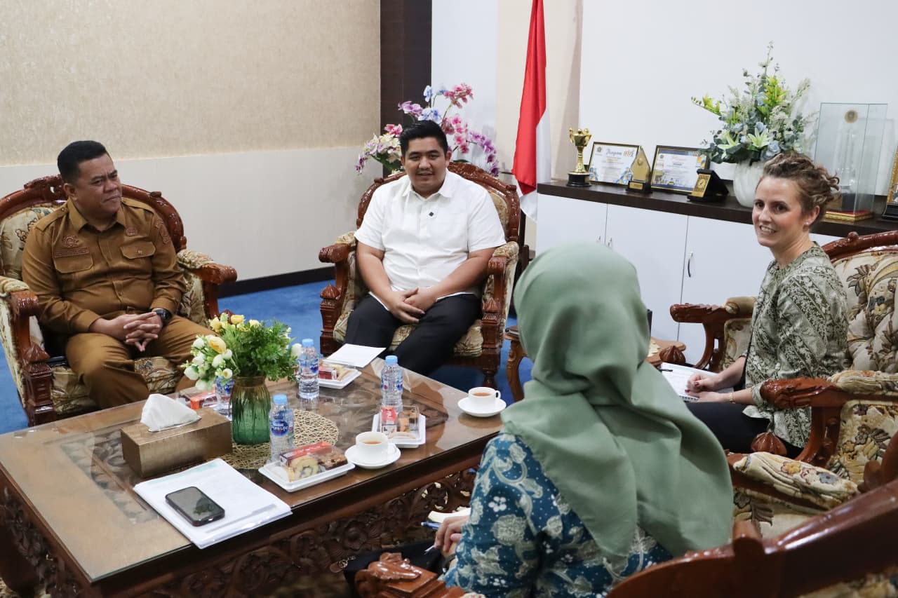 Bupati Roby Sambut Kunjungan Kedubes Australia, Bahas Isu Strategi di Sektor Kemaritiman