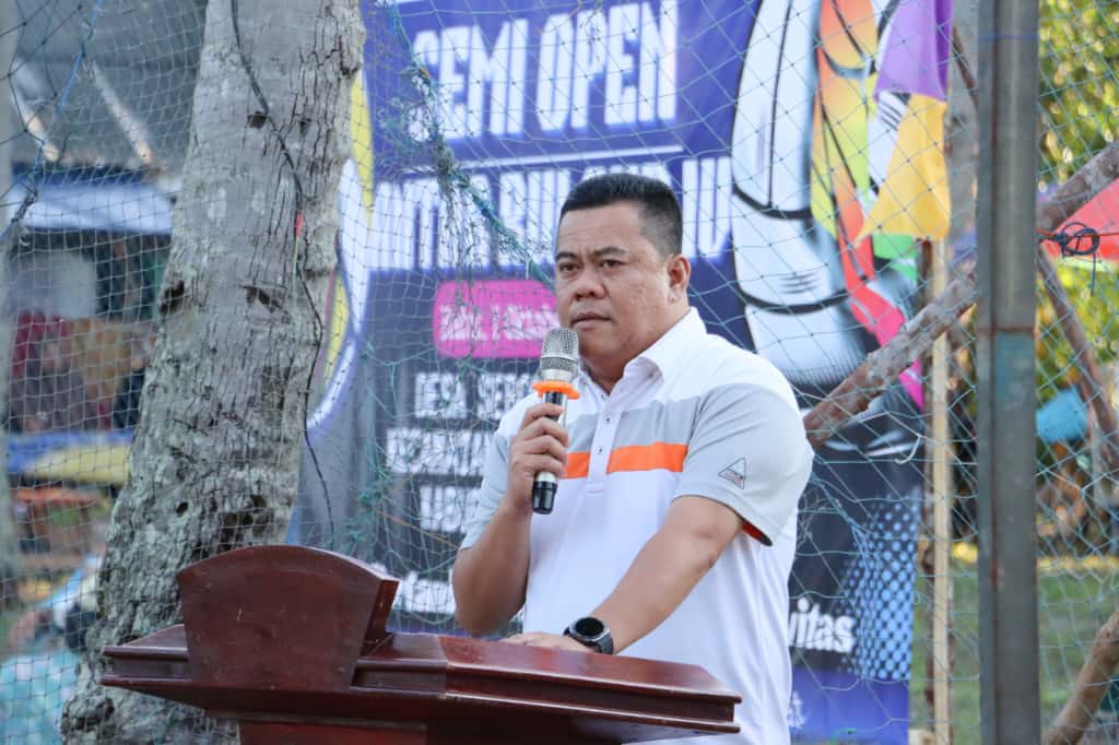Sekda Bintan Buka Turnamen Bola Voli Semi Open Antar RW Cup IV di Sebong Lagoi