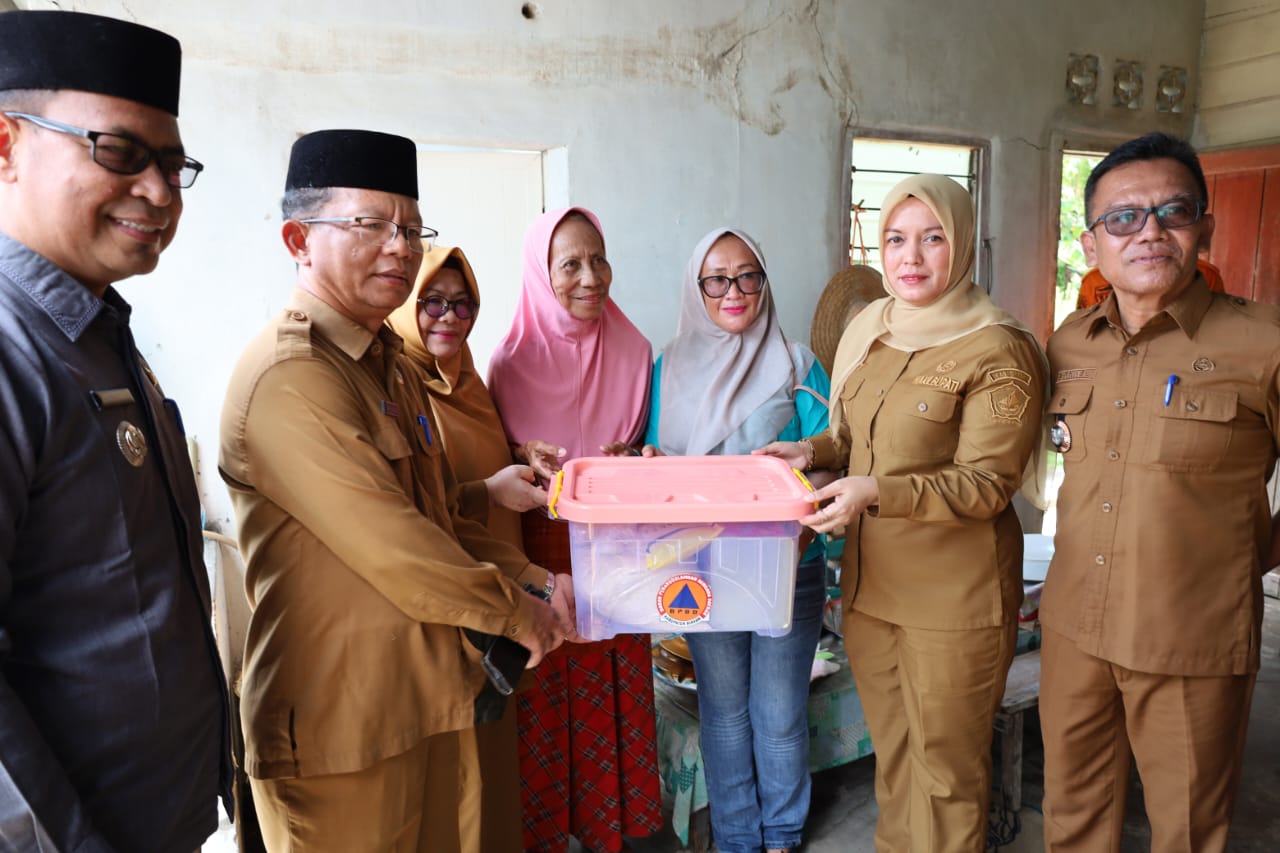 Bintan Kembali Dilanda Cuaca Angin Ekstrem, Deby Turun Langsung Temui Warga Korban Bencana