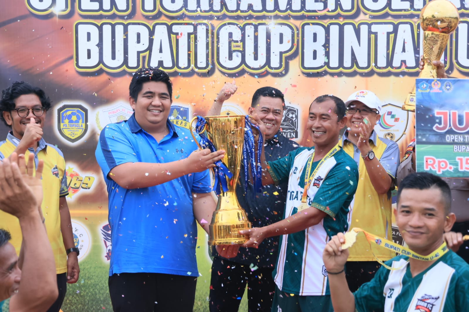 Bupati Bintan Resmi Tutup Turnamen Sepak Bola Bupati Cup Bintan U-40 Tahun 2025