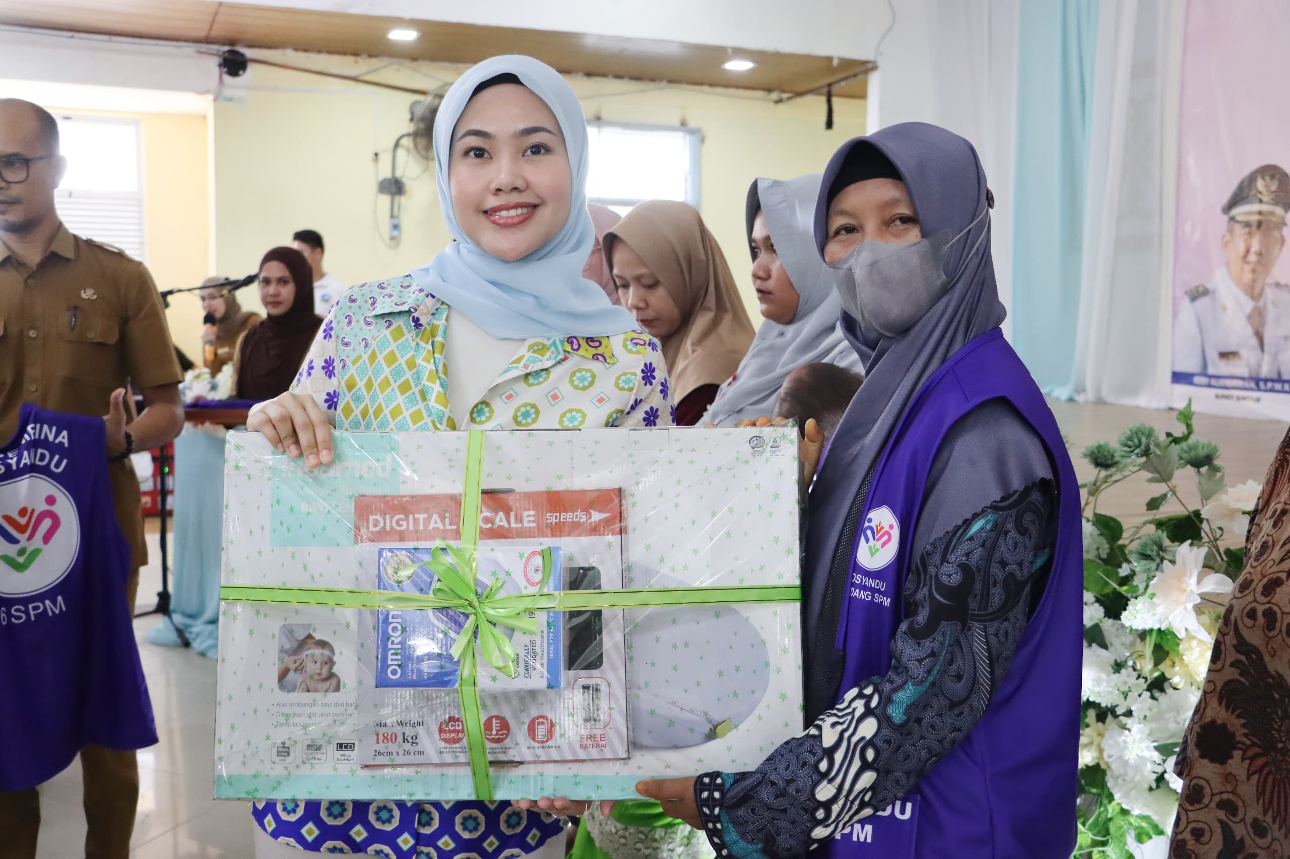 Hafizha Serahkan 287 Paket Stunting dan Gizi Buruk serta 179 Paket Bantuan Peralatan Posyandu