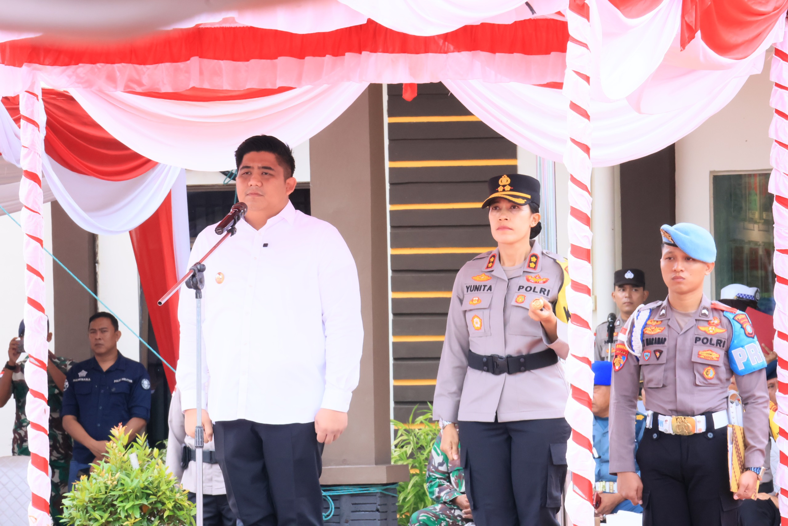Bupati Bintan Pimpin Apel Gelar Pasukan Operasi Lilin Seligi 2025 di Polres Bintan