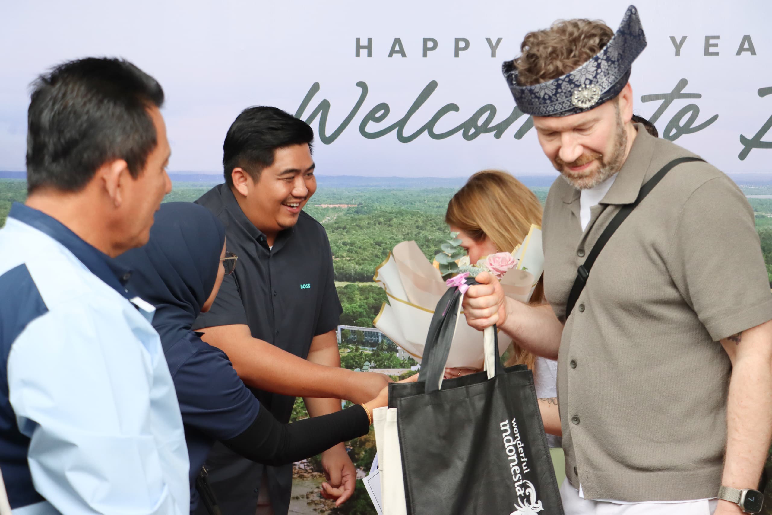 Optimis Songsong Kebangkitan Pariwisata Bintan, Bupati Roby Sambut Kunjangan Wisman Perdana 2026