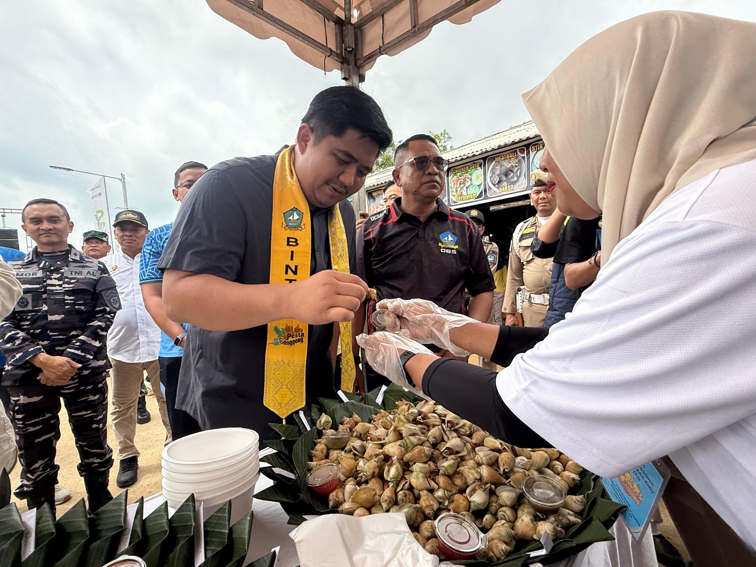 Meriah di Busung: Pesta Gonggong Padukan Kuliner, Budaya Melayu, dan Destinasi Ikonik