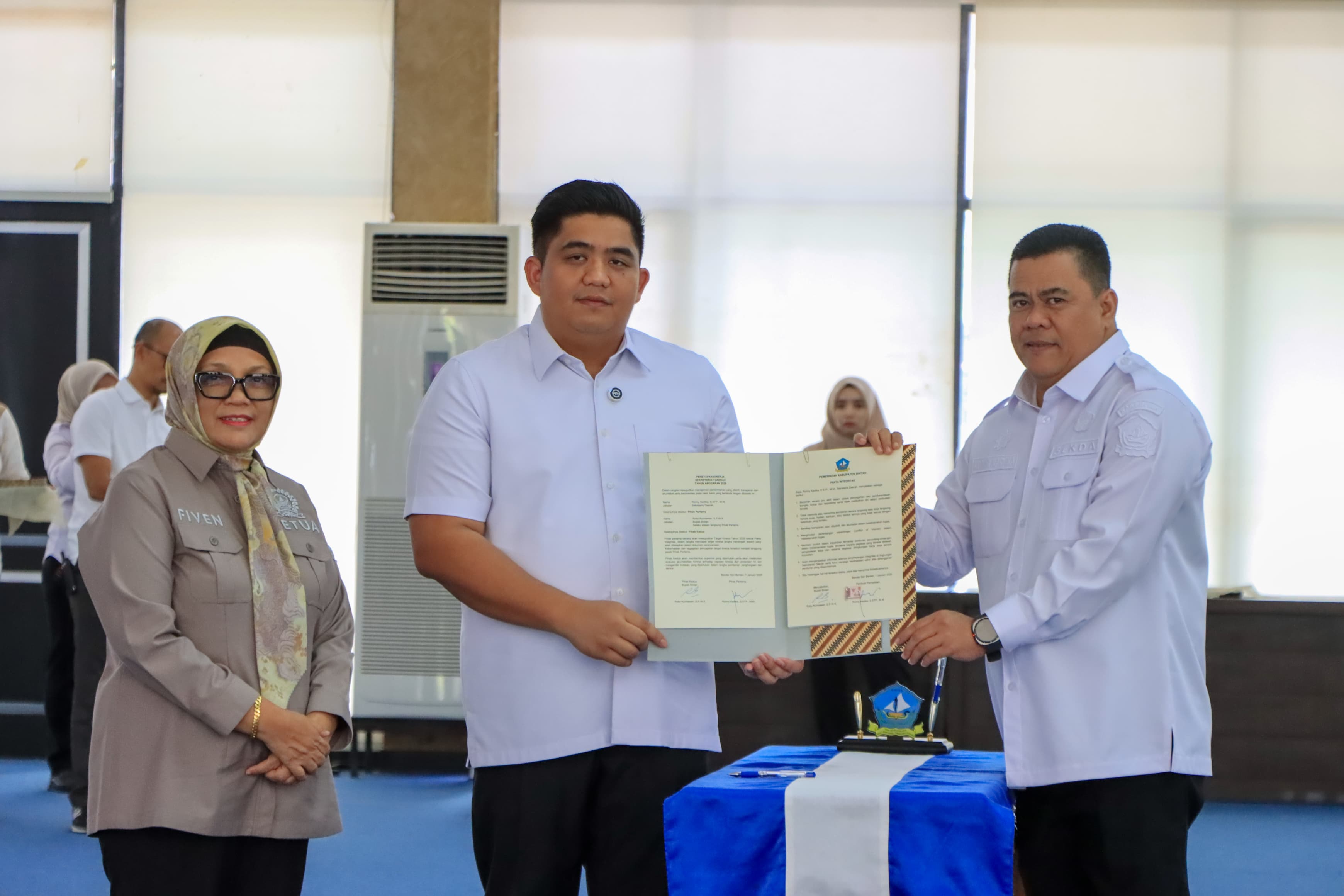 Serahkan DPA 2026, Bupati Bintan Ajak OPD Bekerja Profesional dan Berintegritas