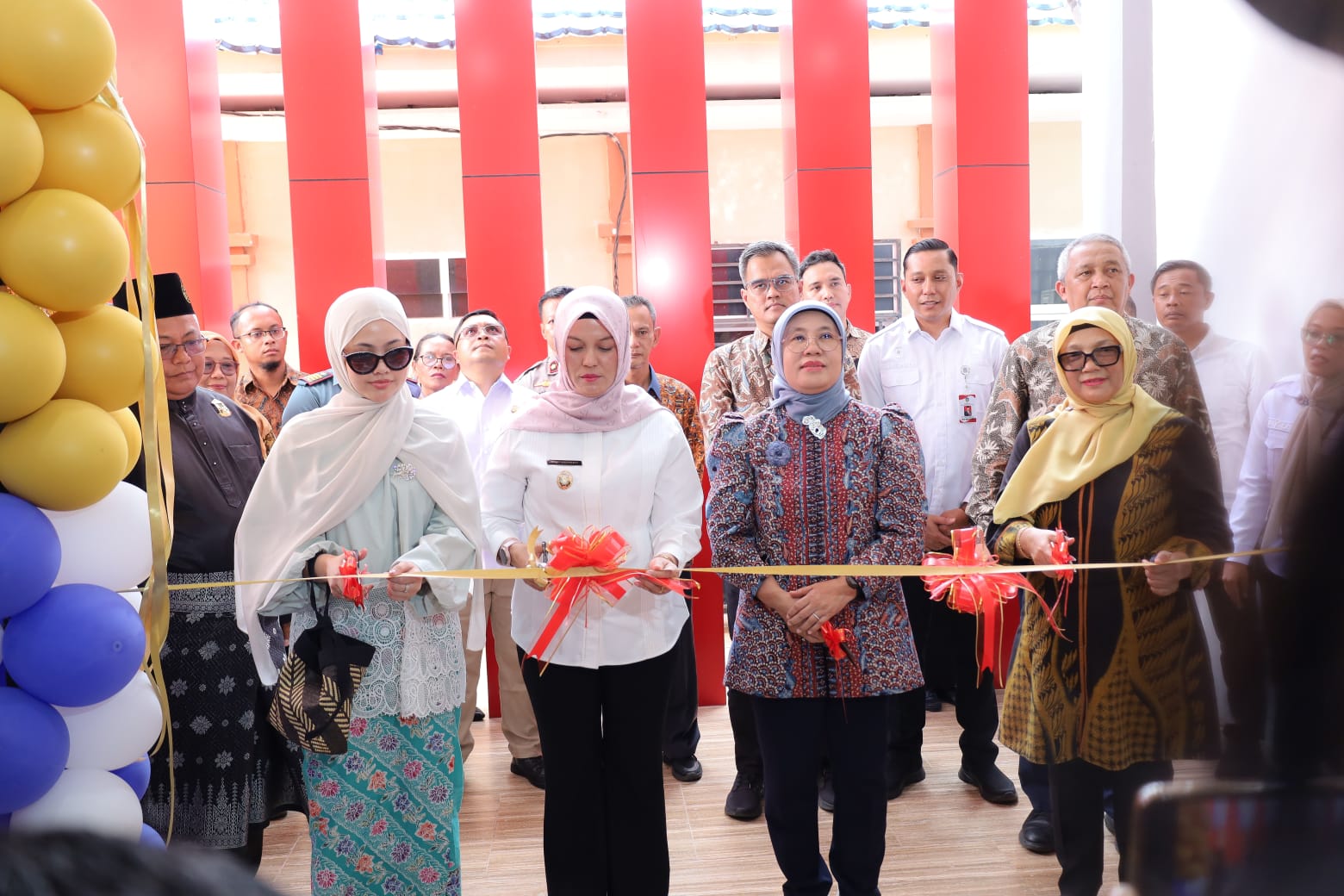 Wabup Bintan Deby Maryanti Dampingi Dirjen IKM Resmikan Gedung Sentra Fashion Sri Kuala Lobam