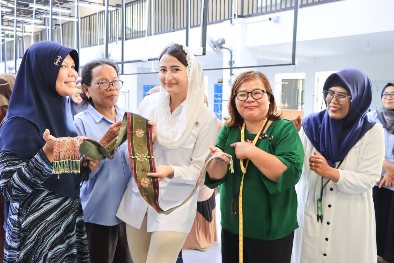 Kunjungi Sentra Fashion SKL, Wamendag RI Puji Kreativitas IKM Bintan
