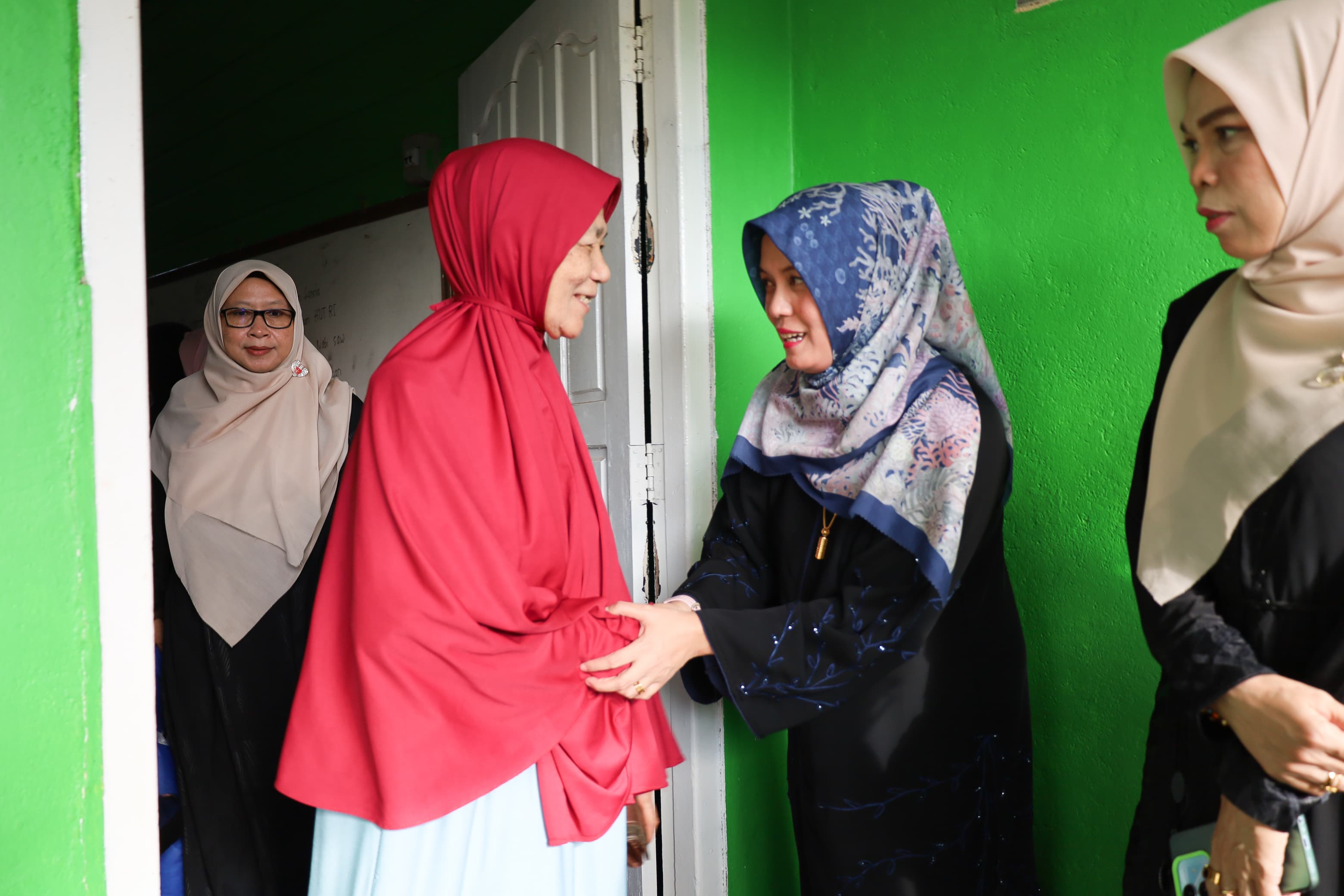 Berbagi Keberkahan Ramadan 1447 H, Wabup Bintan, Deby Maryanti Kunjungi Lansia di Kp Pisang