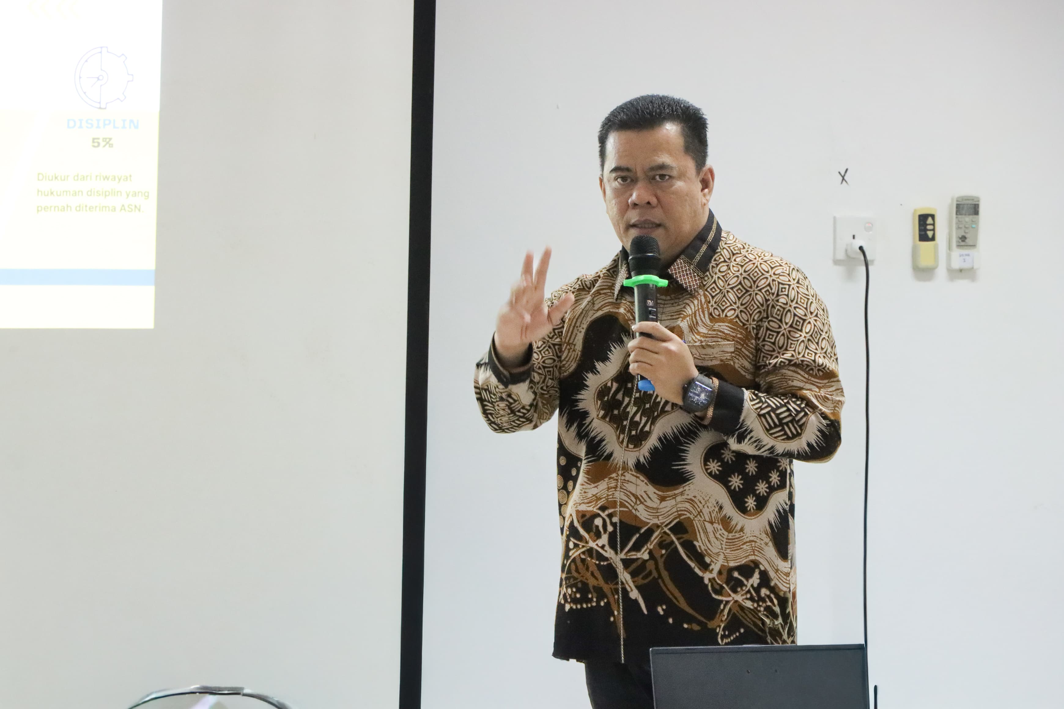 Sekda Ronny Kartika Paparkan Indeks Profesionalitas ASN pada Latsar CPNS Bintan Angkatan XXI