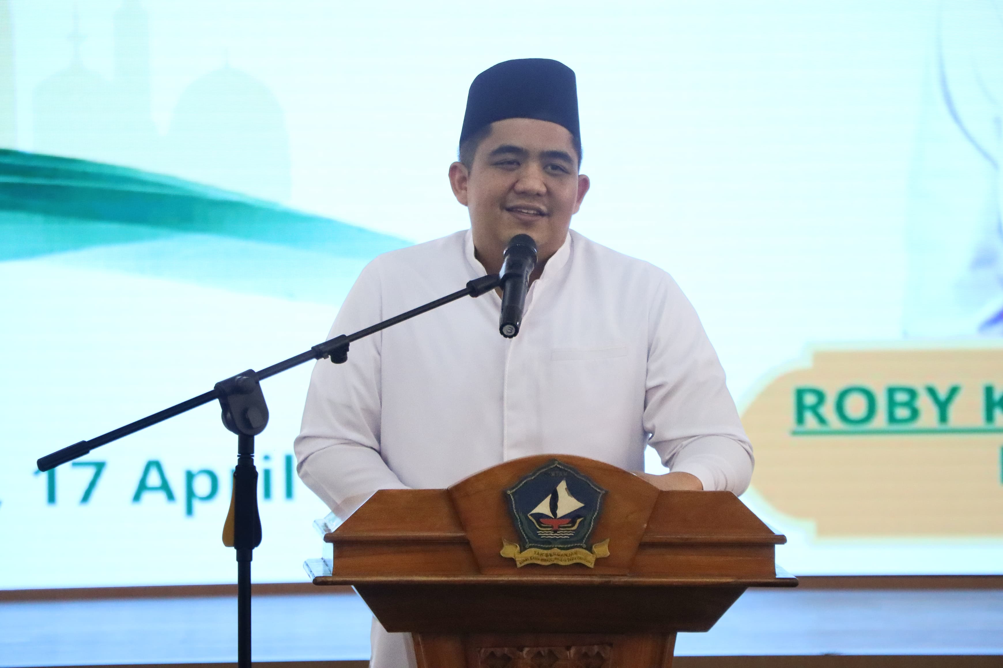 Lepas 44 Jemaah Calon Haji, Bupati Roby : Khusyuk Beribadah, Selamat Pergi dan Selamat Kembali