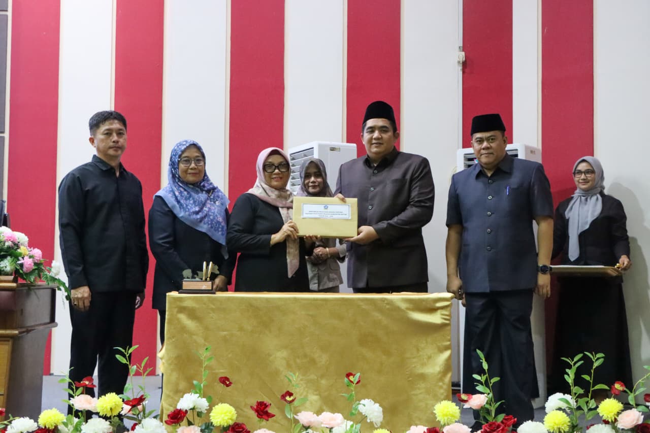 Hadiri Paripurna DPRD, Bupati Bintan Sampaikan Ranperda RTRW 2026–2046