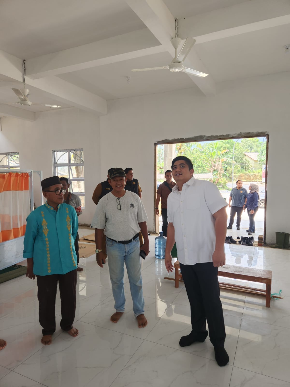 Site Visit ke Masjid Nurul Hasanah Toapaya, Roby : Kubah dan Interior Dalam Kita Selesaikan Bertahap