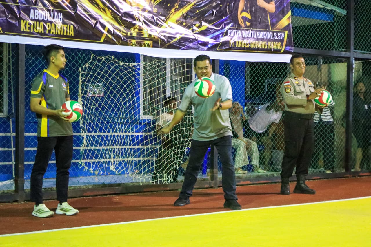 Sekda Bintan Buka Turnamen Bola Volly Desa Gunung Kijang Cup III Tahun 2026