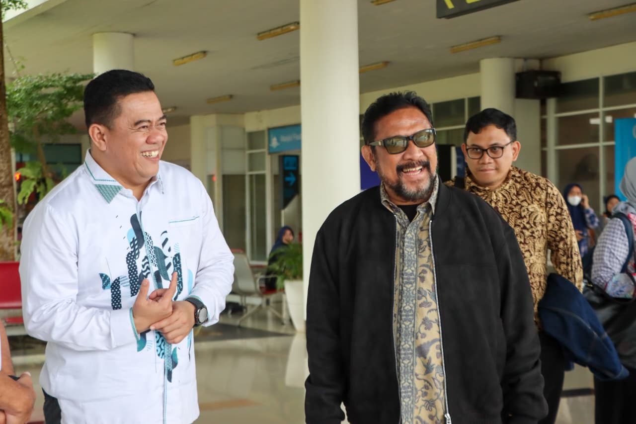 Sekda Bintan Sambut Kedatangan Komisi VII DPR RI di Bandara Raja Haji Fisabilillah